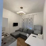 E&b Cosy 2 アパート ティラナ