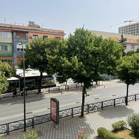 E&b Cosy 2 Lägenhet Tirana